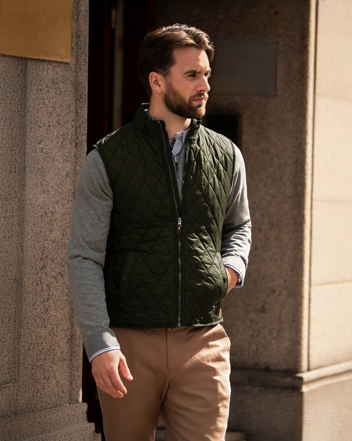 Camden Men Olive AW25 Modelimage