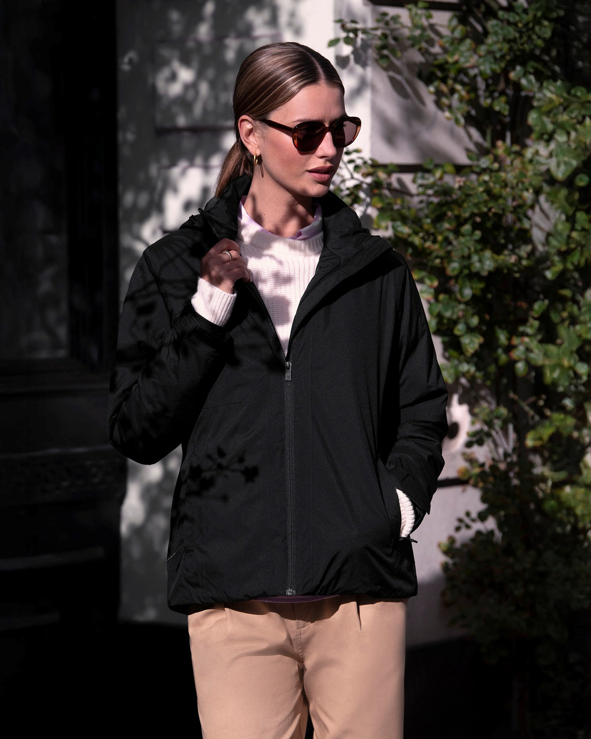 Fairview Women Black SS26 Modelimage