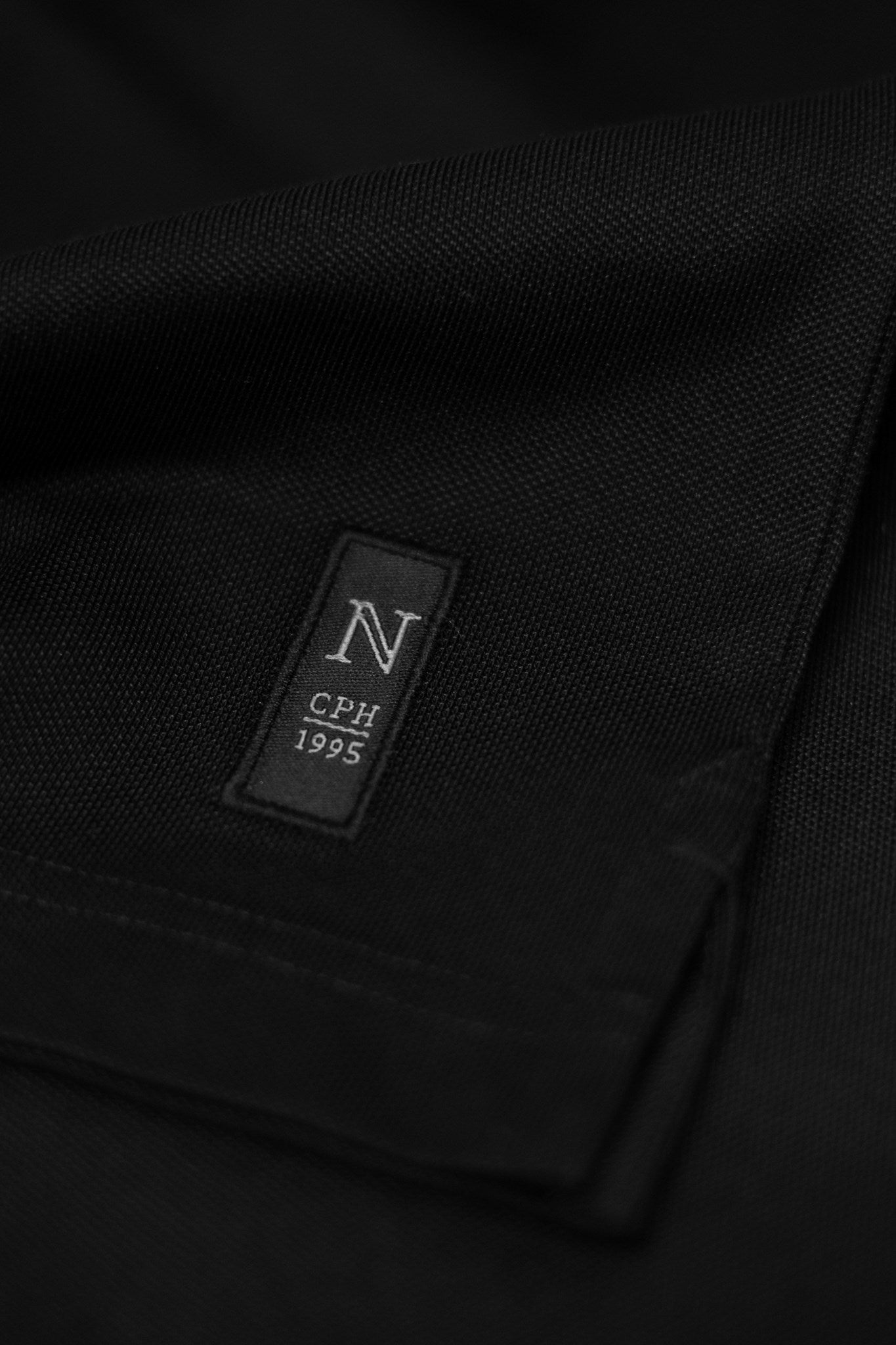 Altavista Men Women Black Closeup 3