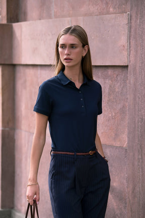 Altavista Women Navy SS26 Modelimage