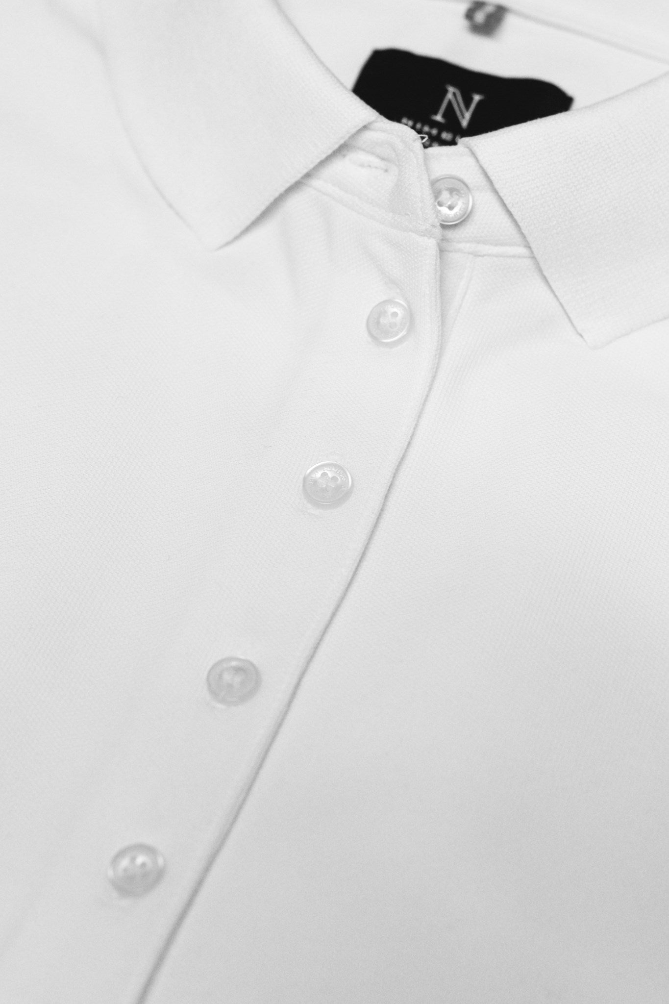 Altavista Women White Closeup 1