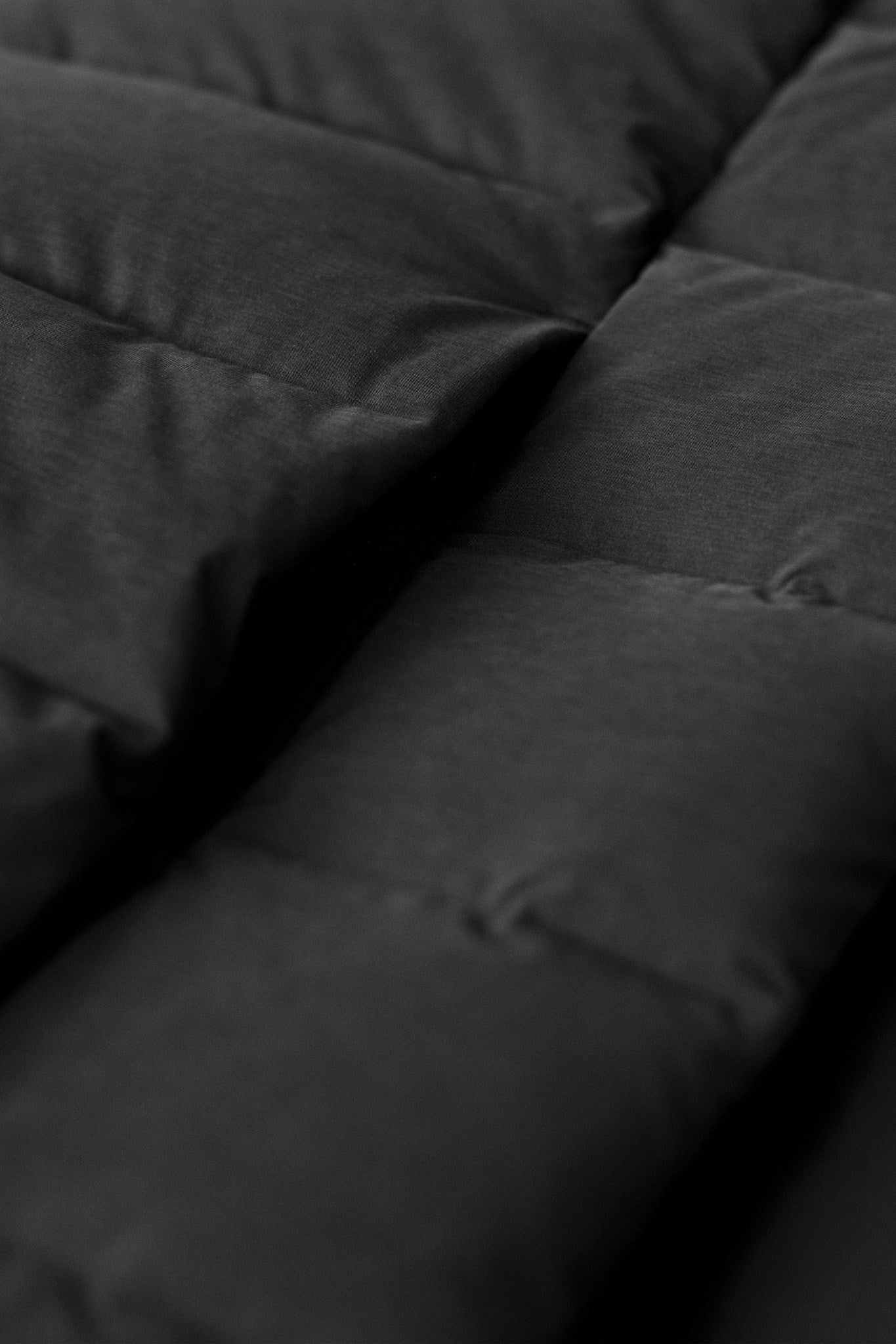 Avalon Men Black Closeup 2