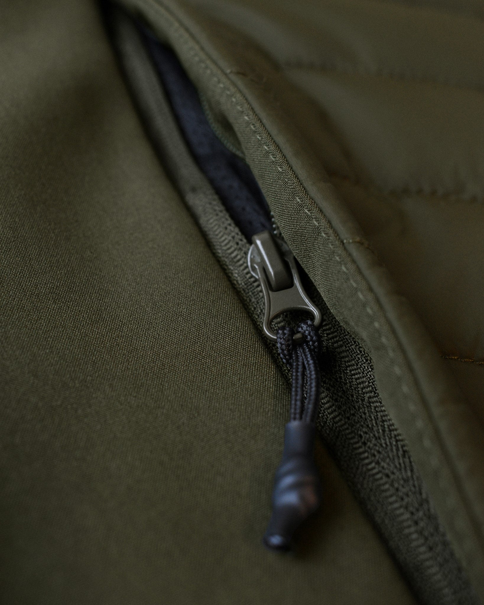 Bloomsdale Men Olive Closeup 2