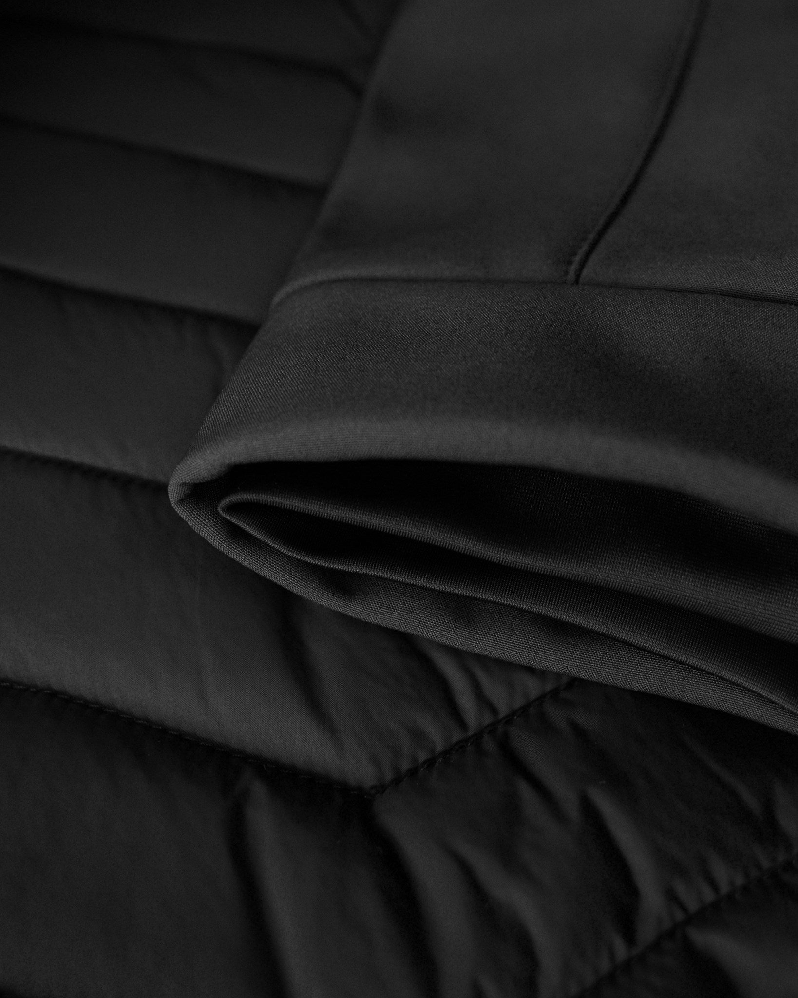 Bloomsdale Women Black Closeup 1