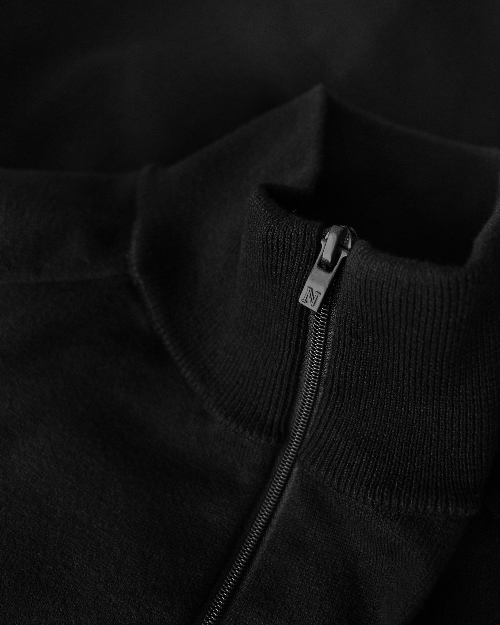 Brighton 1 4 Zip Men Black Closeup 1