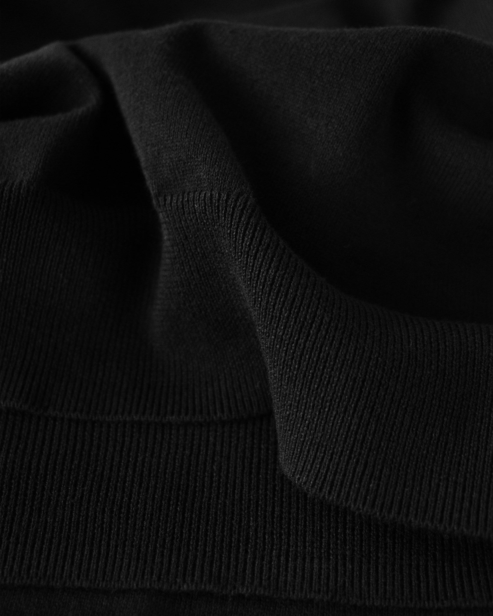 Brighton 1 4 Zip Men Black Closeup 2