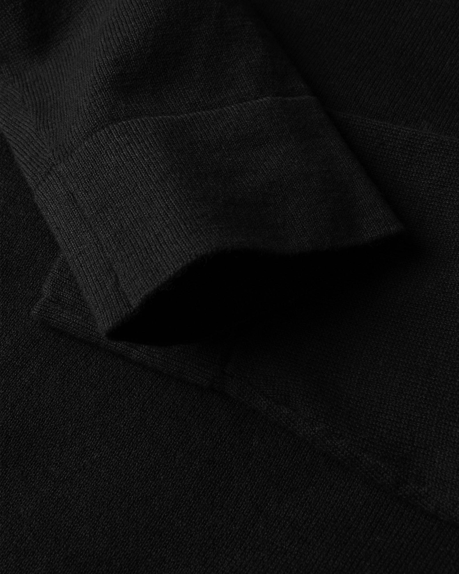 Brighton O Neck Women Black Back