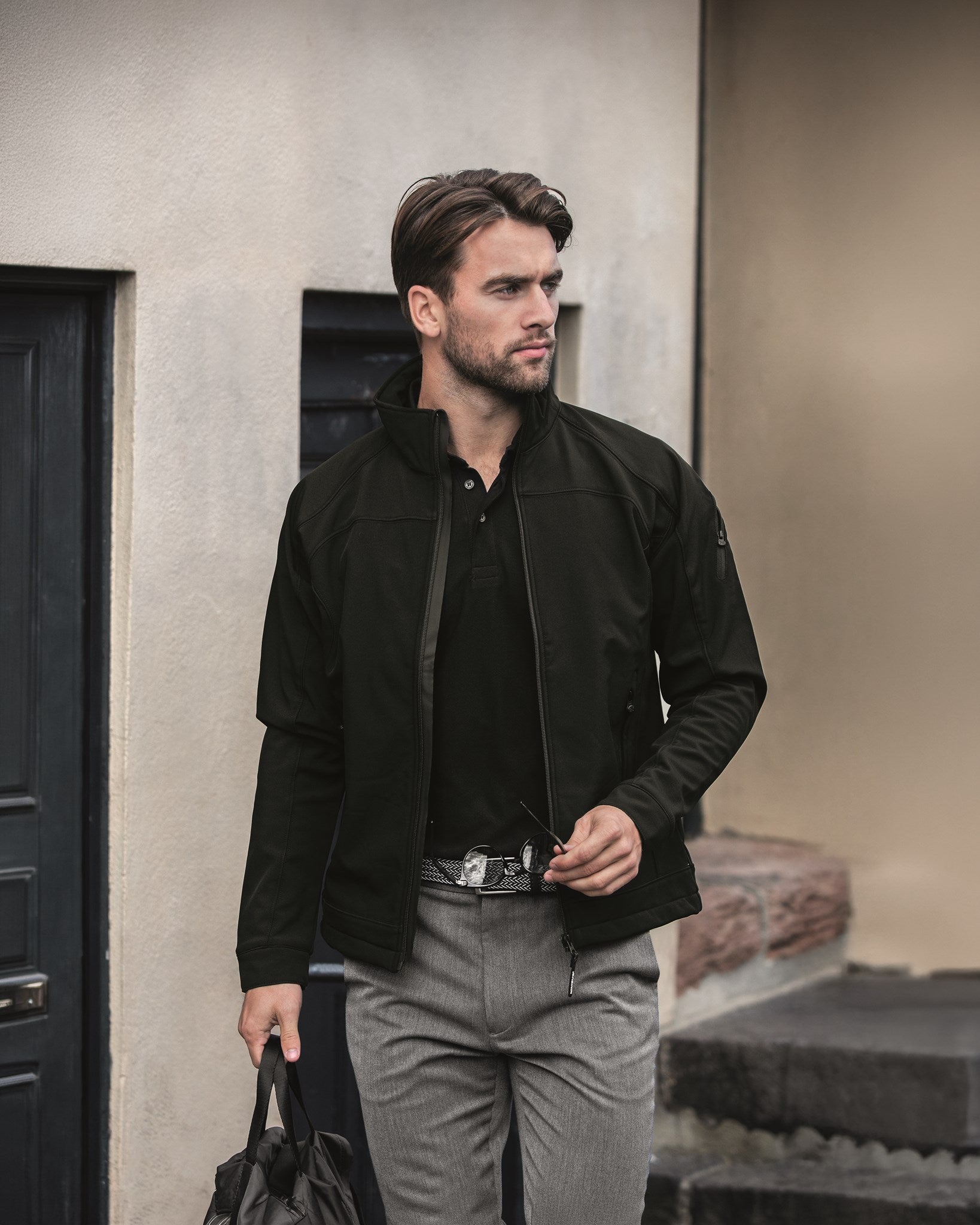 Duxbury Men Black SS20 Modelimage (1)