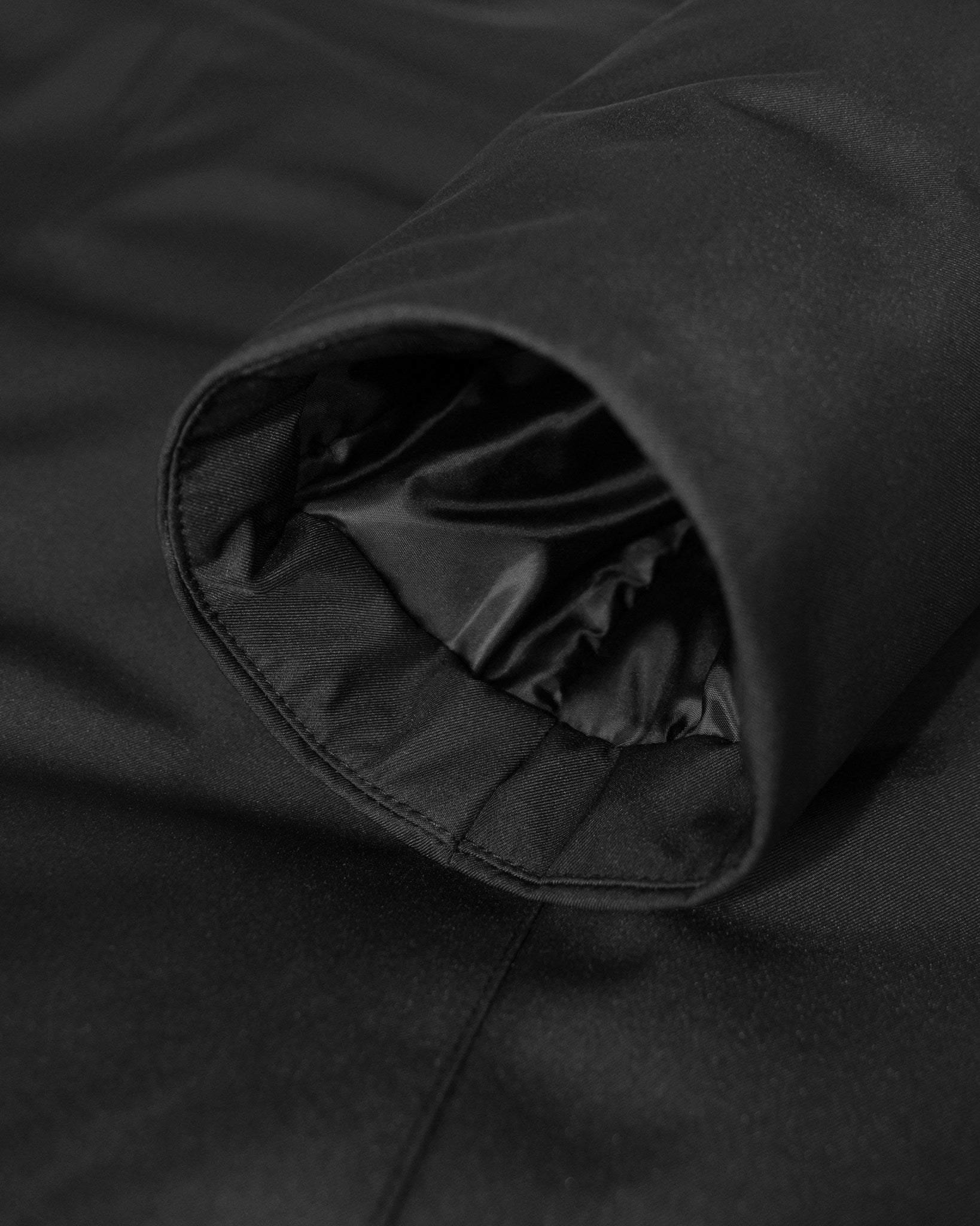 Folcroft Women Black Closeup 1