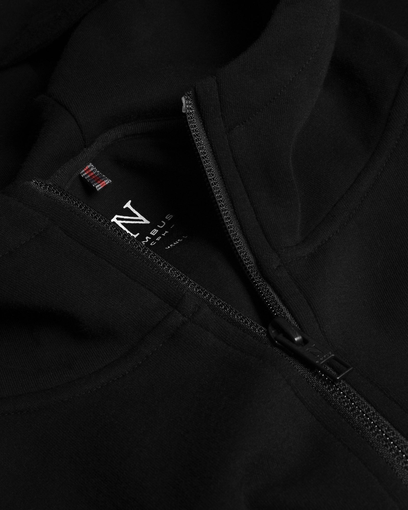 Hampton Men Black Back