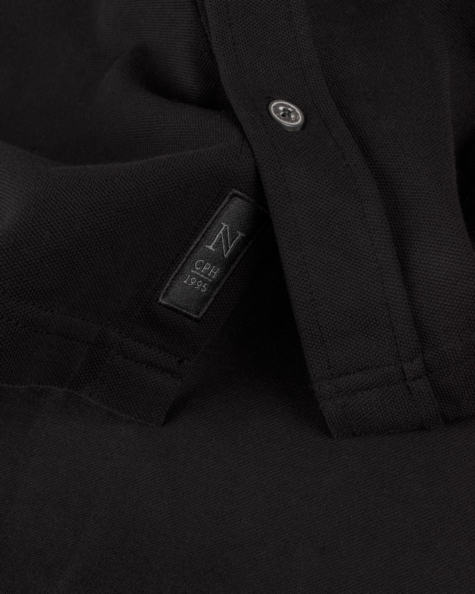 Kingston Men Black Closeup 3