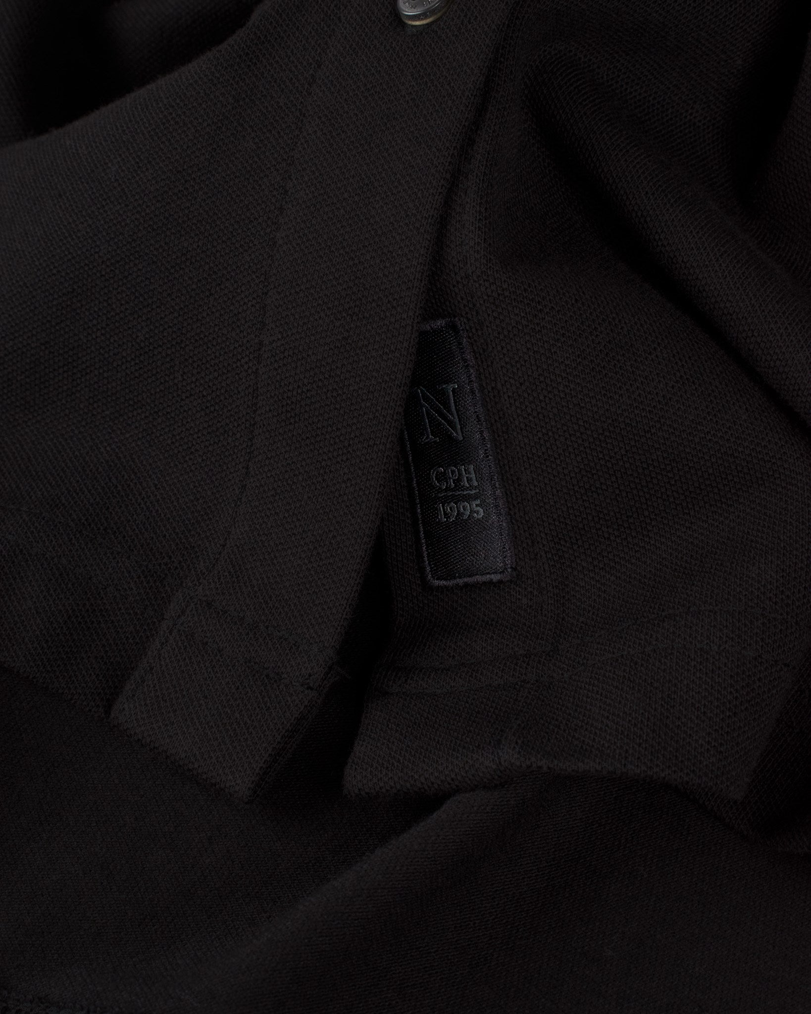 Kingston Women Black Closeup 3