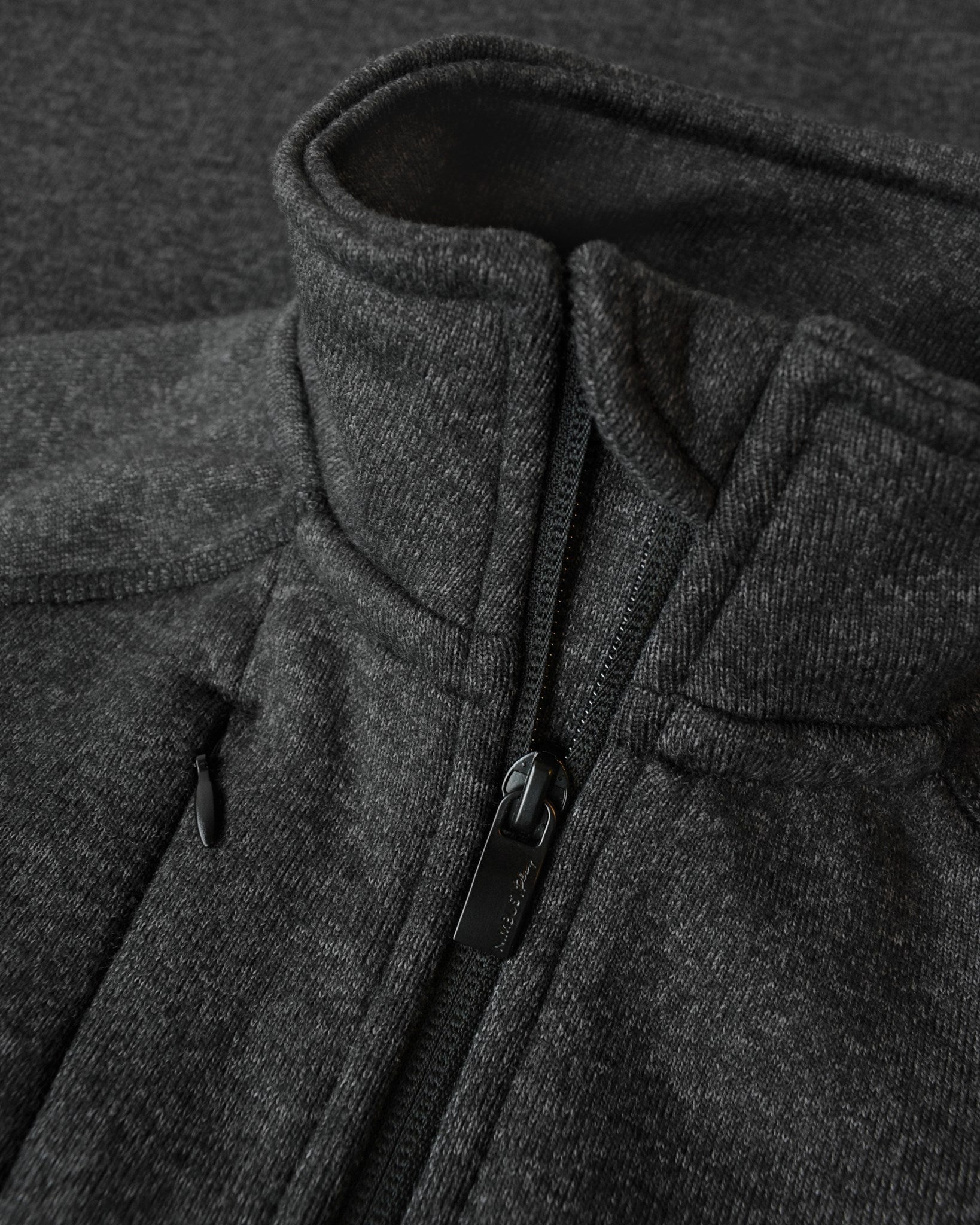 Montana Women Dark Grey Melange Closeup 1