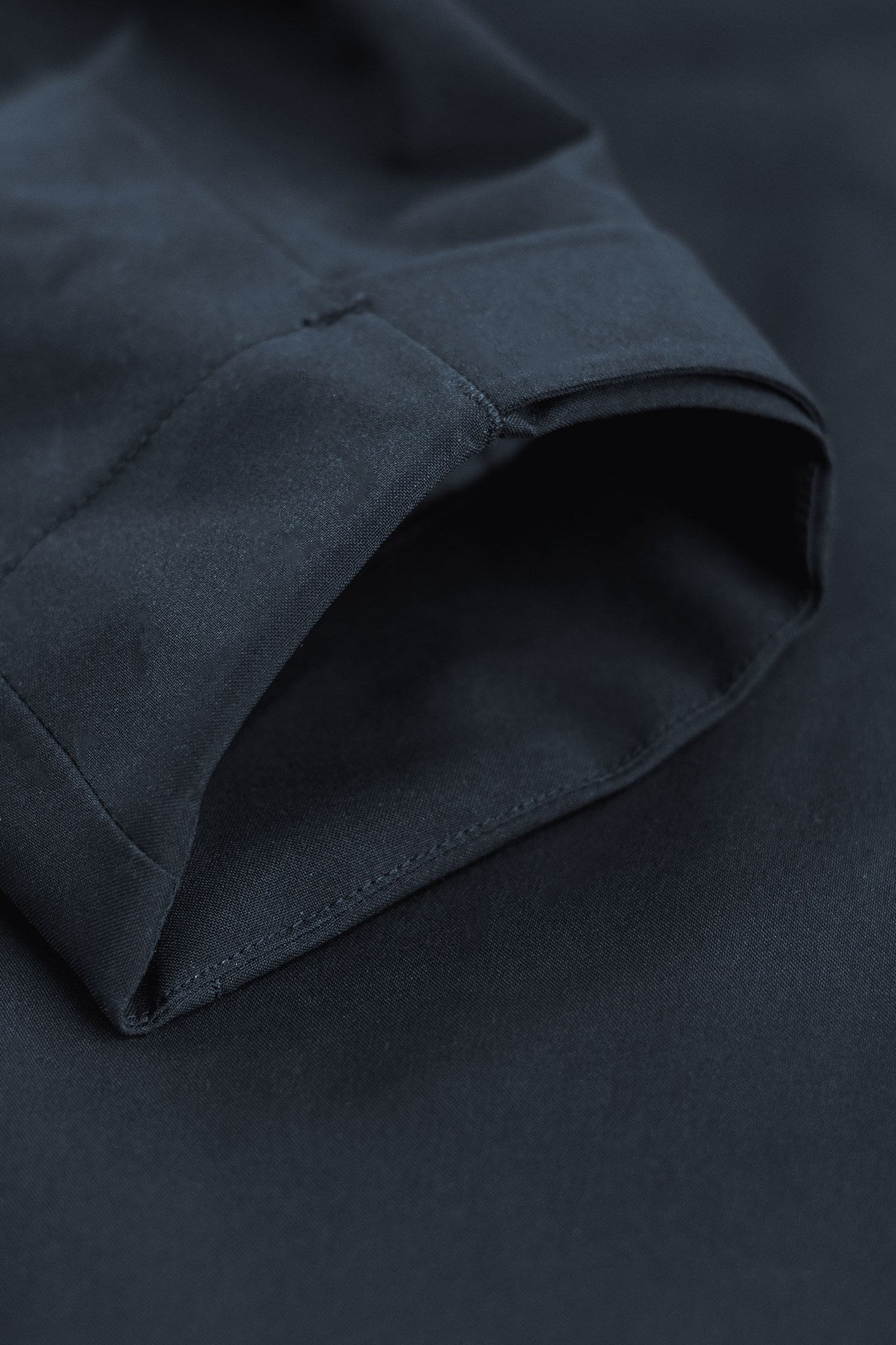 Yosemite Men Women Navy Closeup 3